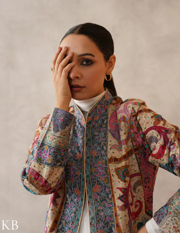 Be it Meetings or Moments, Nayaab Winter Jackets are made for the Modern Woman on the Go!